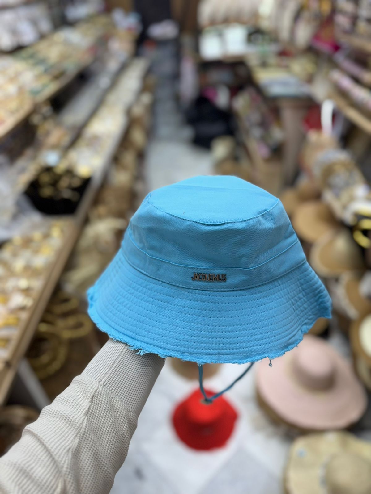 CHAPEAU