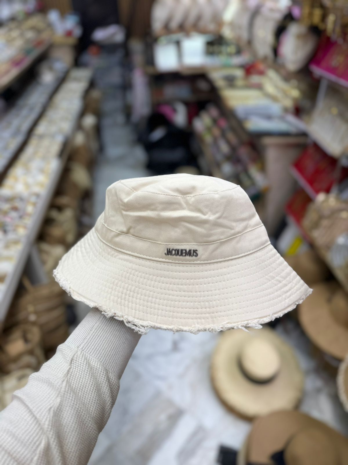 CHAPEAU