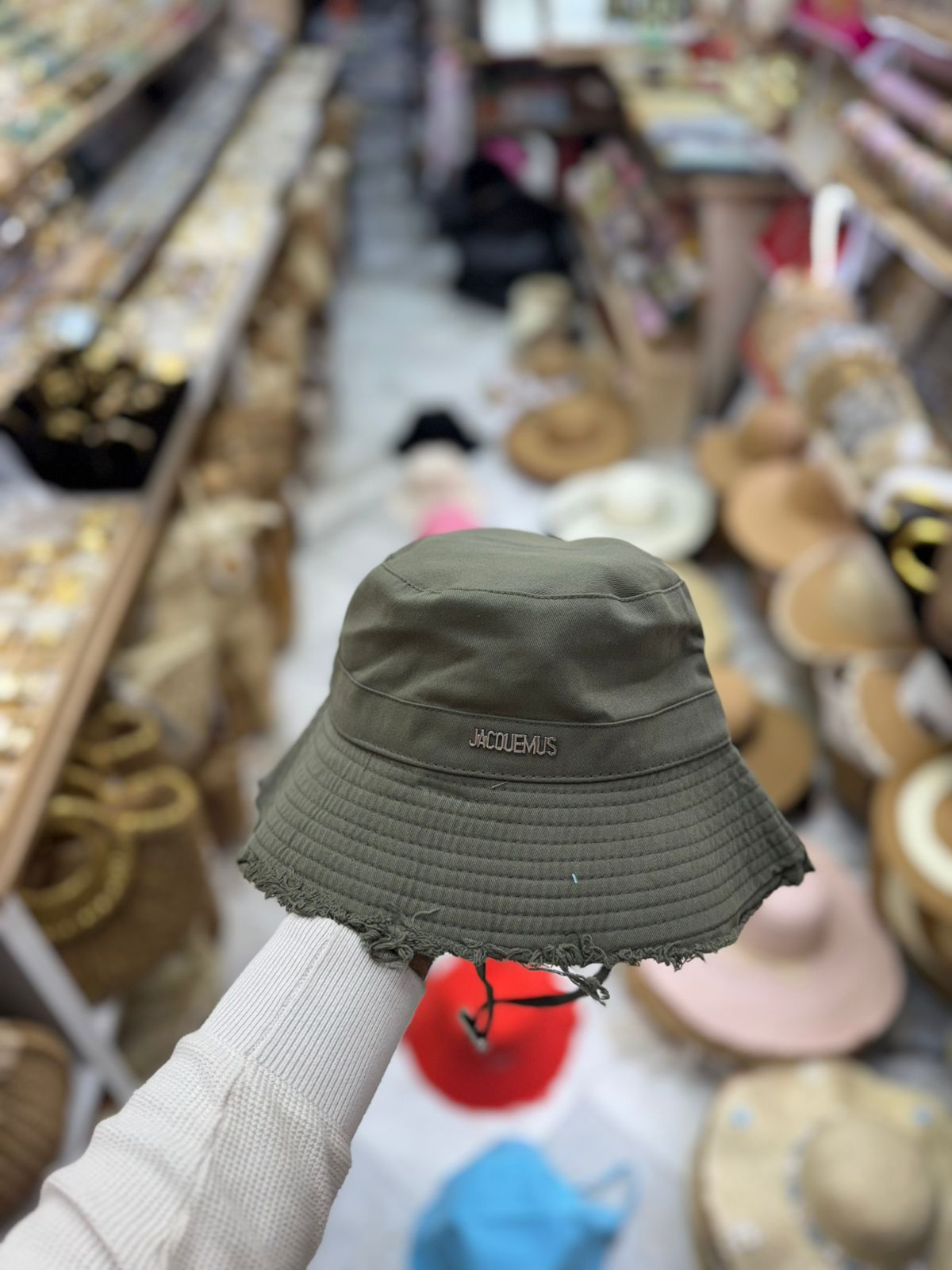 CHAPEAU