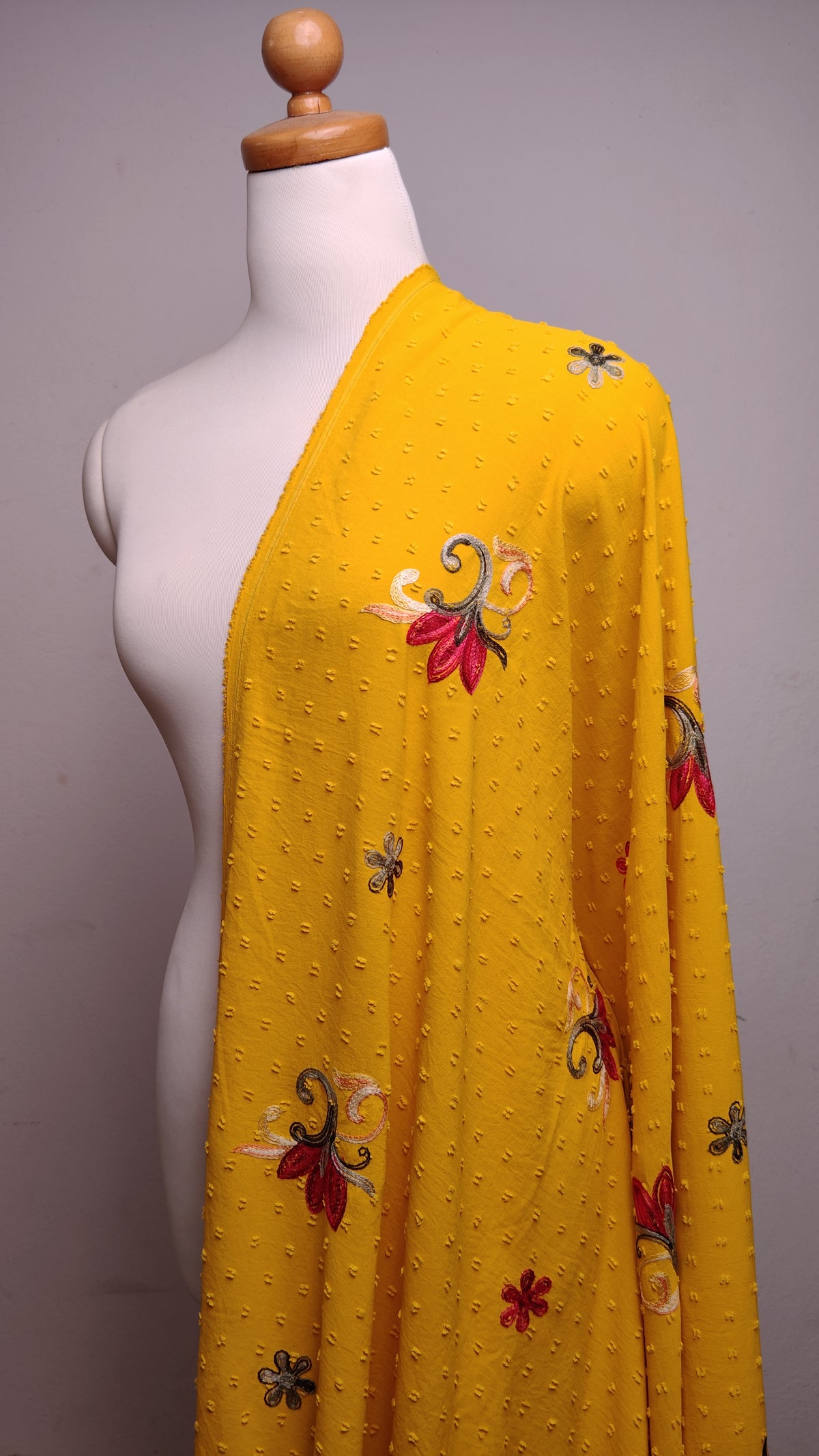 coupon 3 metres | tissu crepe brodée | tissu pour robe ou chemise | été / printemp | Prix pour le coupon entier